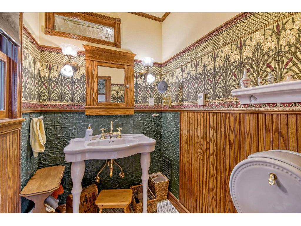 1833 Hawthorne Avenue E Saint Paul MN 55119 7043681 image25