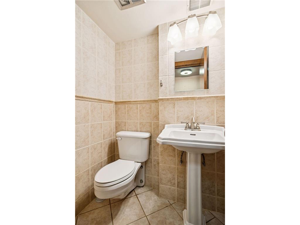1835 Hunter Lane Mendota Heights MN 55118 6825036 image39
