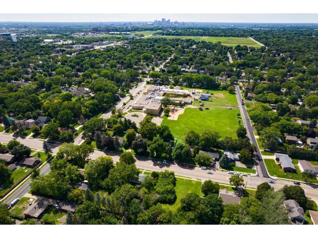 1836 Hamline Avenue N Roseville MN 55113 6593775 image7