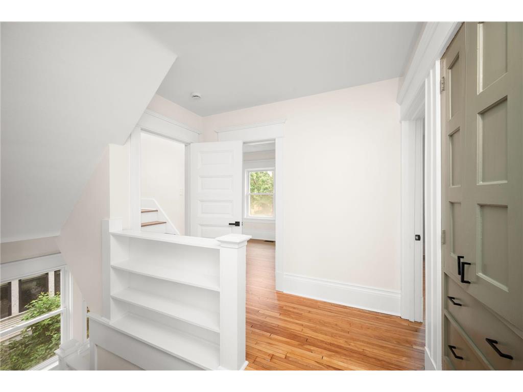 1836 Marshall Avenue Saint Paul MN 55104 7073023 image10