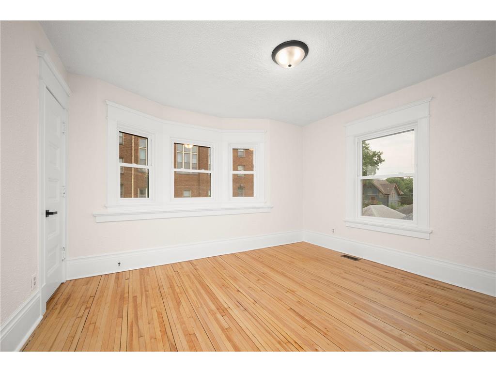 1836 Marshall Avenue Saint Paul MN 55104 7073023 image11