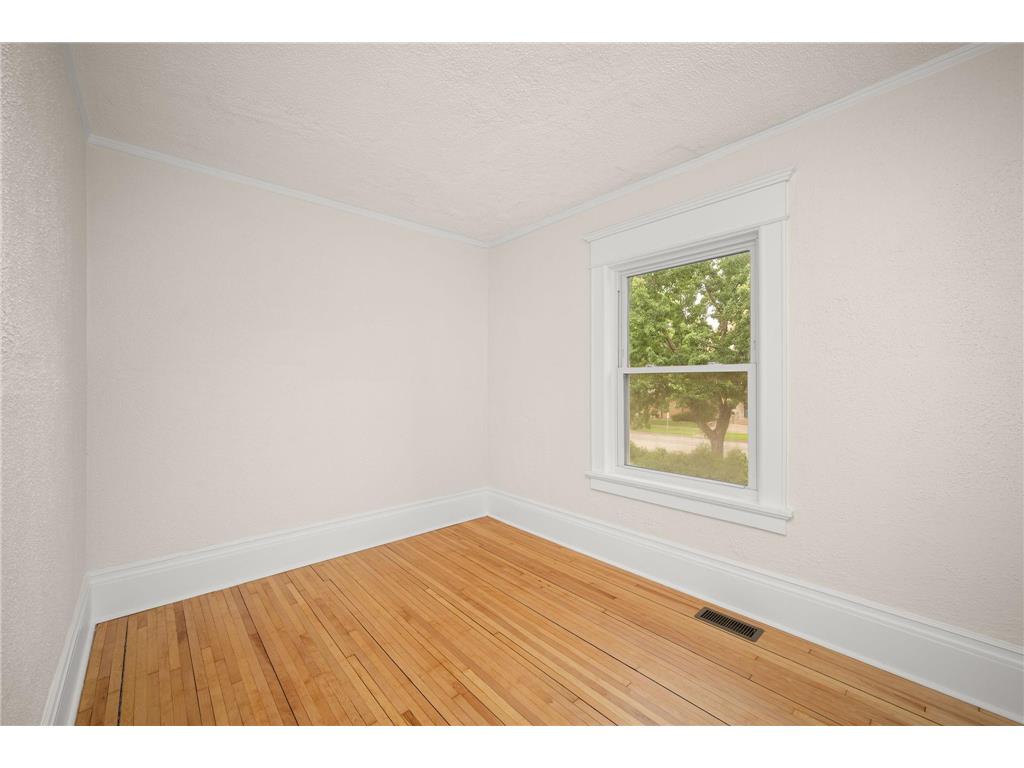 1836 Marshall Avenue Saint Paul MN 55104 7073023 image16