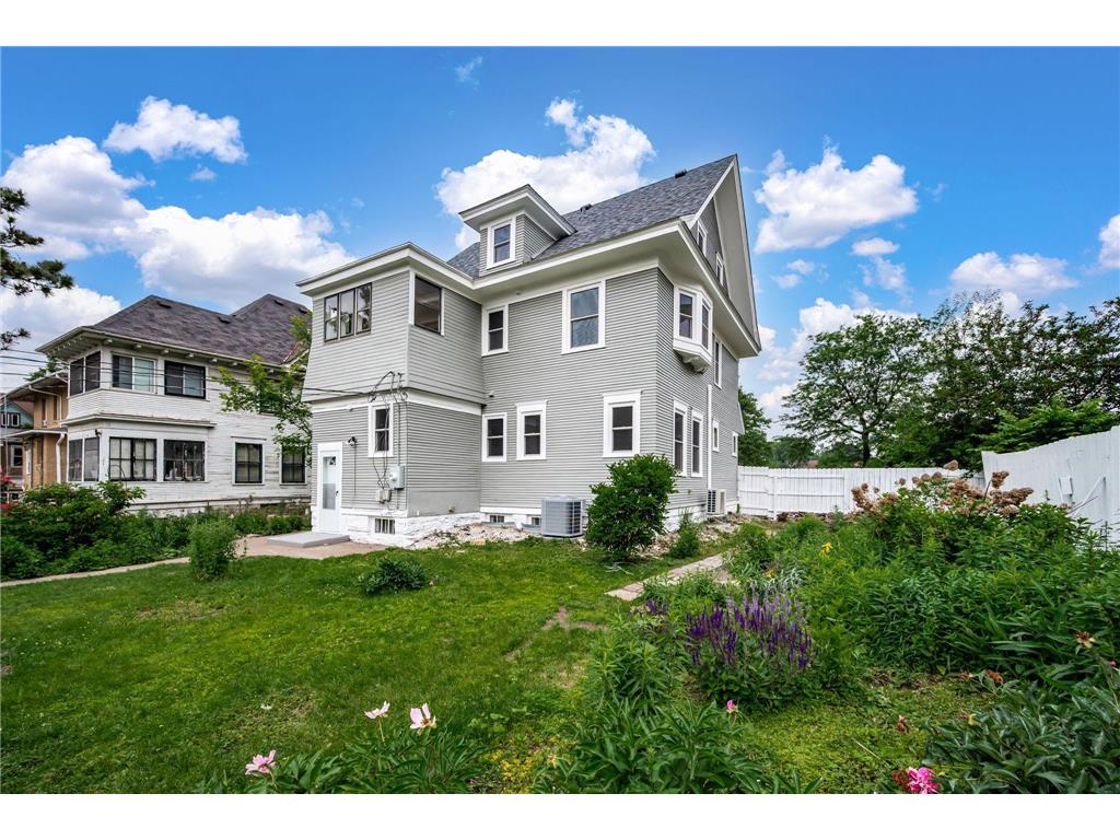 1836 Marshall Avenue Saint Paul MN 55104 7073023 image26