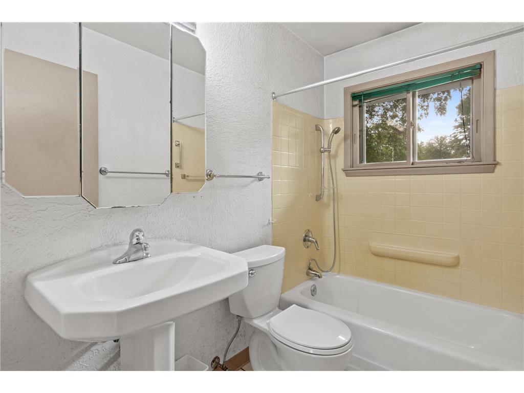 1837 City Heights Drive Maplewood MN 55117 6800195 image17