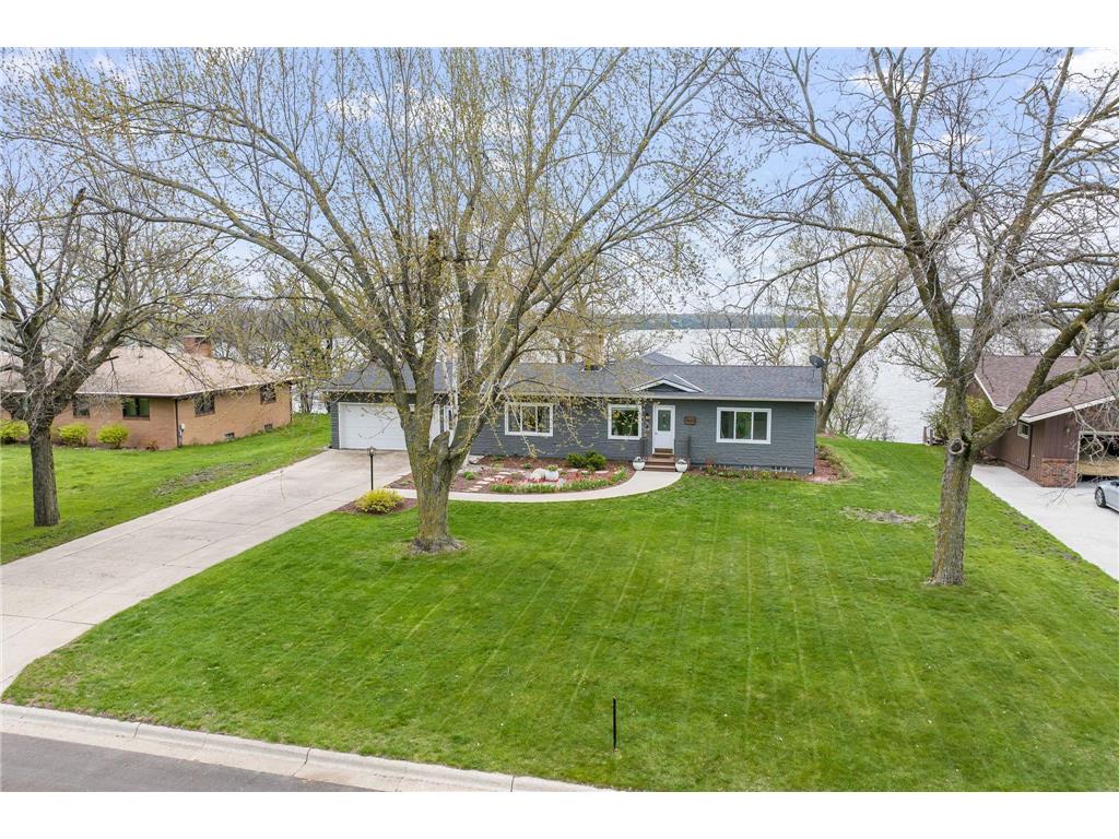 1837 Knollwood Drive Fairmont MN 56031 - Hall 6517667 image1