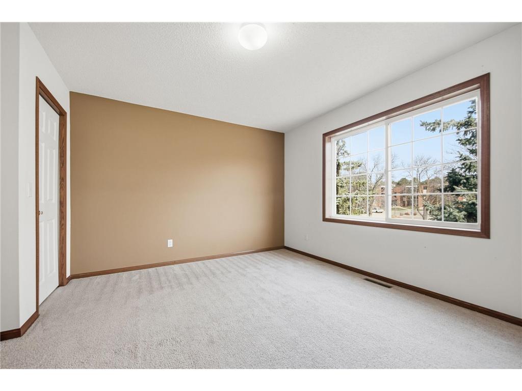 1839 Riverwood Drive #17 Burnsville MN 55337 7048392 image23