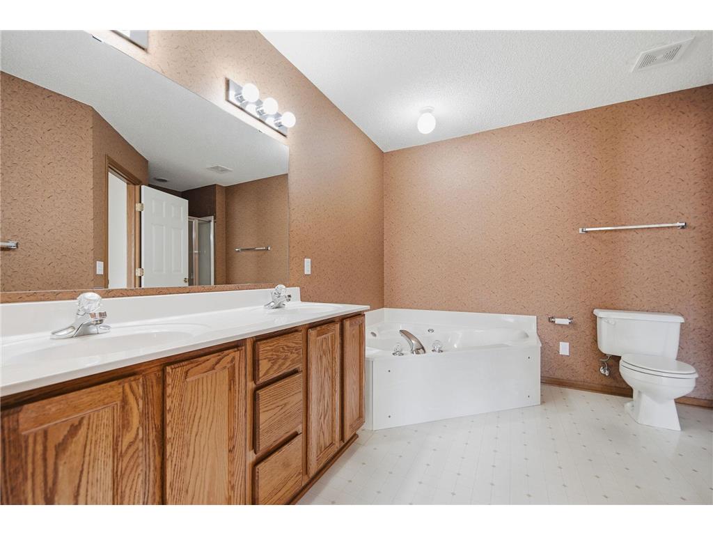1839 Riverwood Drive #17 Burnsville MN 55337 7048392 image26