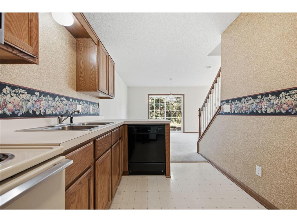 1839 Riverwood Drive #17 Burnsville MN 55337 7048392 image5