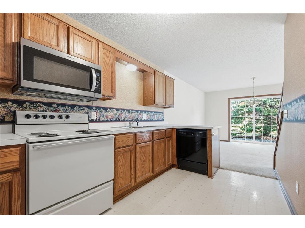 1839 Riverwood Drive #17 Burnsville MN 55337 7048392 image6