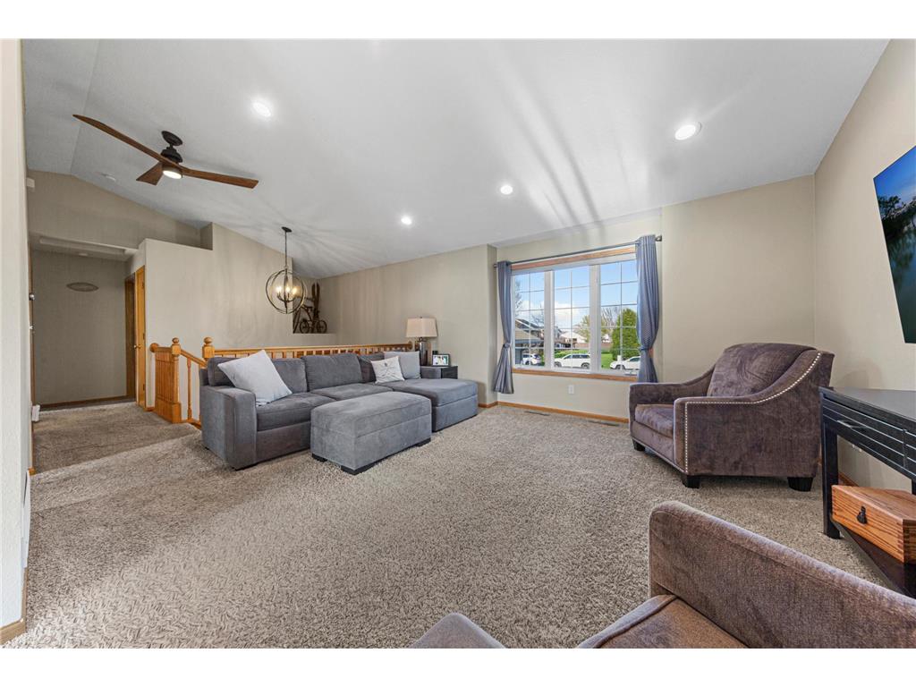 1840 Field Stone Avenue SE Owatonna MN 55060 7059876 image10