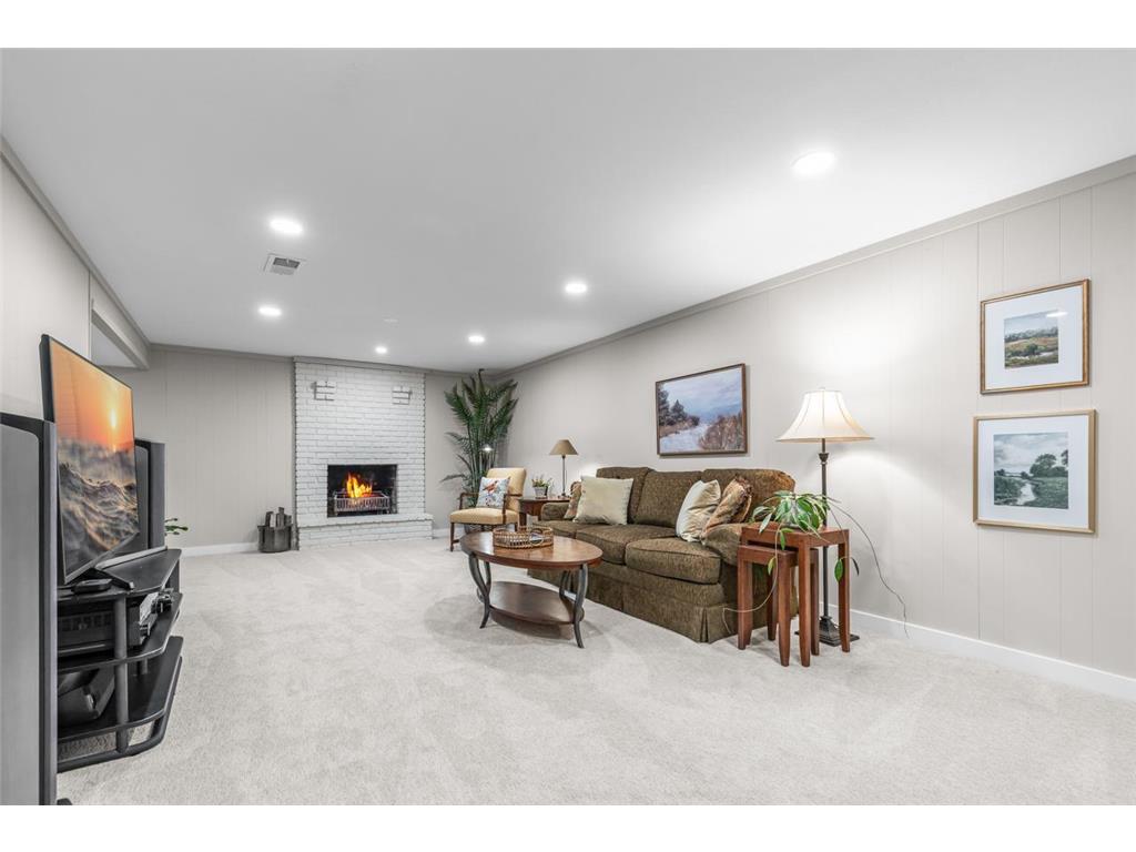 18427 Heathcote Lane Deephaven MN 55391 6823178 image31