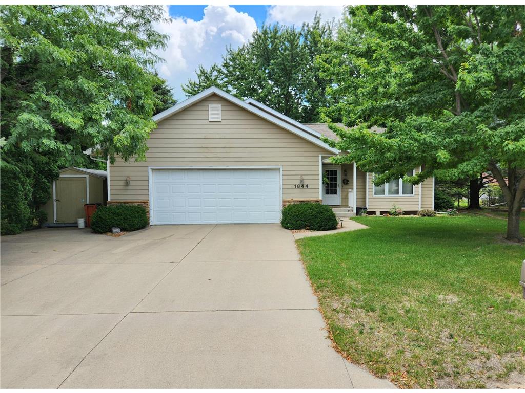 1844 Bayview Drive Albert Lea MN 56007 6584020 image1