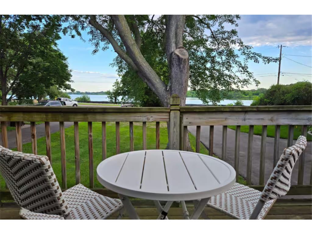 1844 E Shore Drive Maplewood MN 55109 - Phalen 7081954 image2