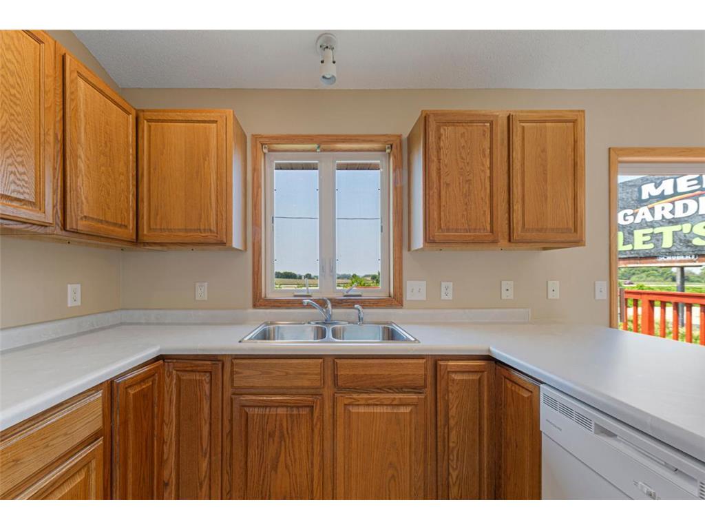 1844 Patricks Bay Faribault MN 55021 6805072 image19