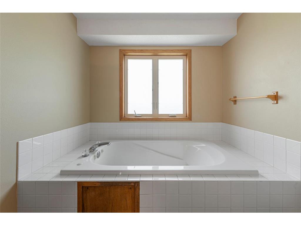 1844 Patricks Bay Faribault MN 55021 6805072 image22