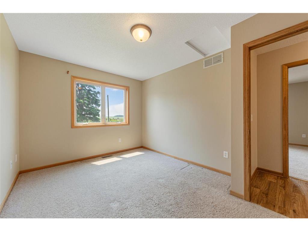 1844 Patricks Bay Faribault MN 55021 6805072 image26