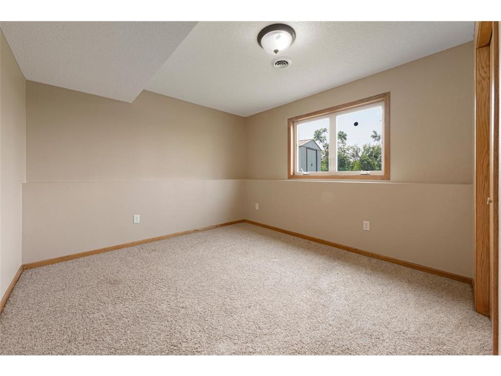 1844 Patricks Bay Faribault MN 55021 6805072 image32