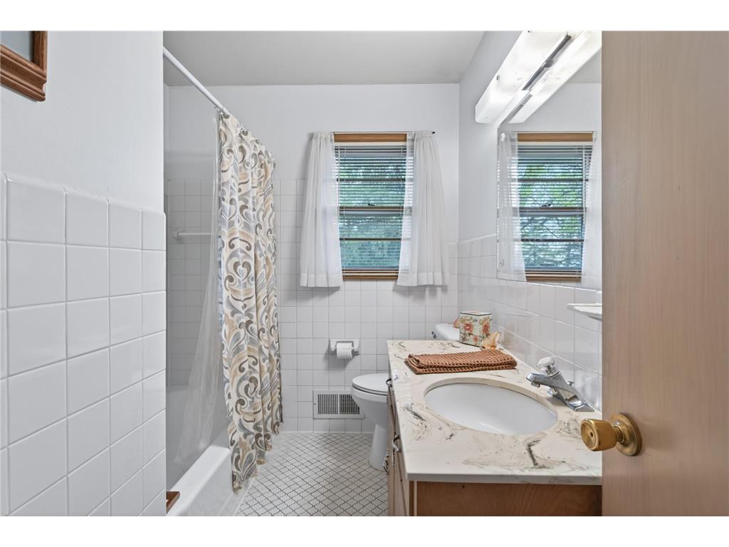 1845 City Heights Drive Maplewood MN 55117 7065821 image11
