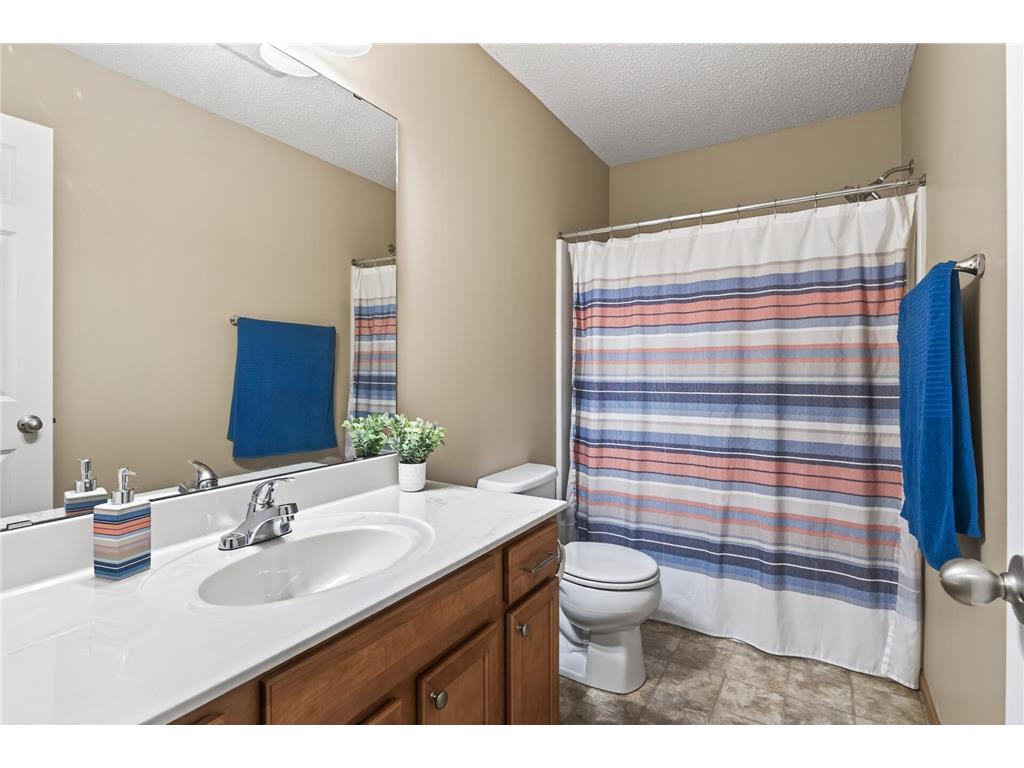 1845 Columbia Lane #3 Chanhassen MN 55317 7031847 image16