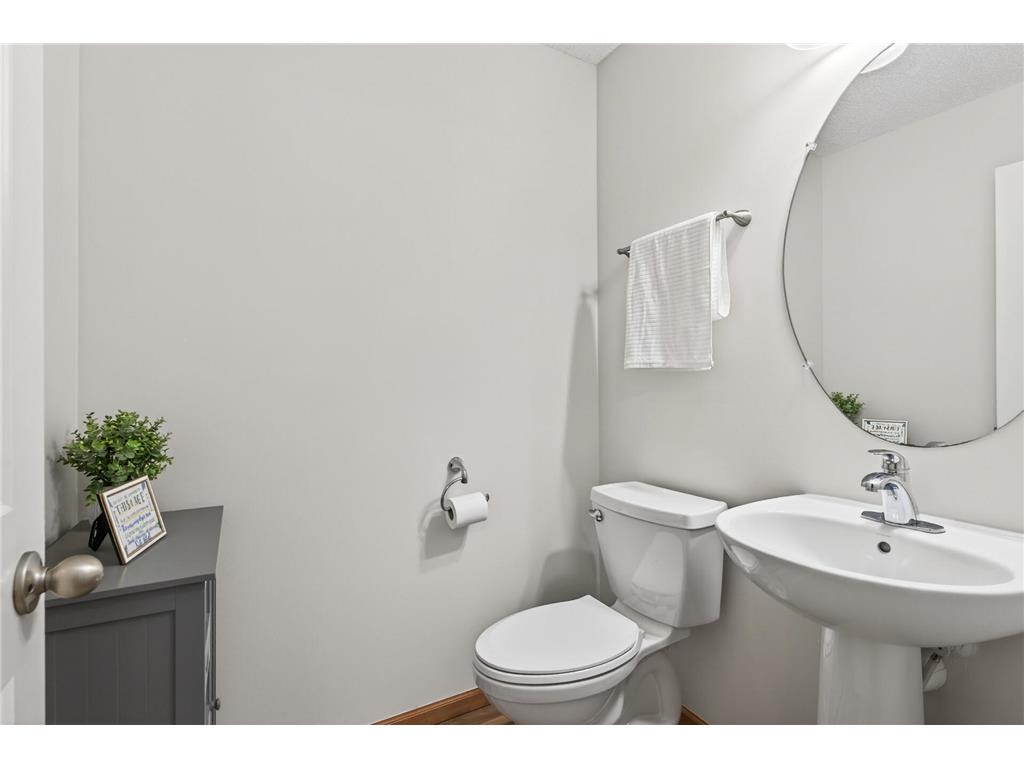 1845 Columbia Lane #3 Chanhassen MN 55317 7031847 image9
