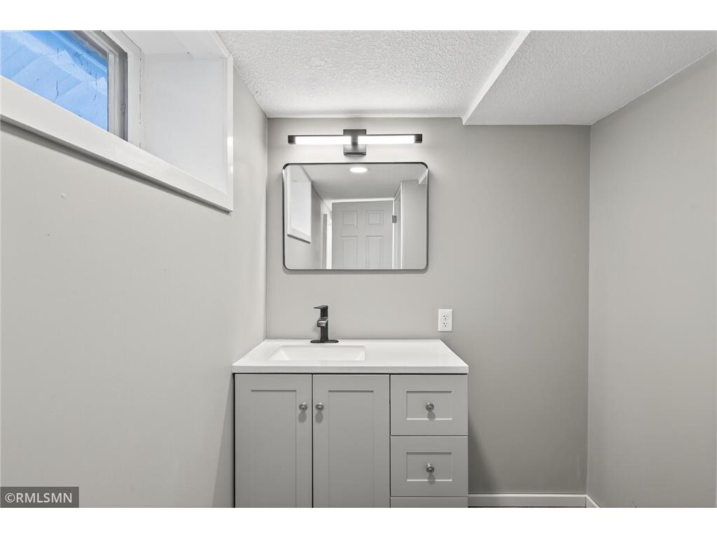 1846 7th Street White Bear Lake MN 55110 6818914 image32