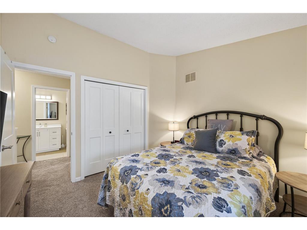 1846 Southpointe Terrace Eagan MN 55122 7059415 image16