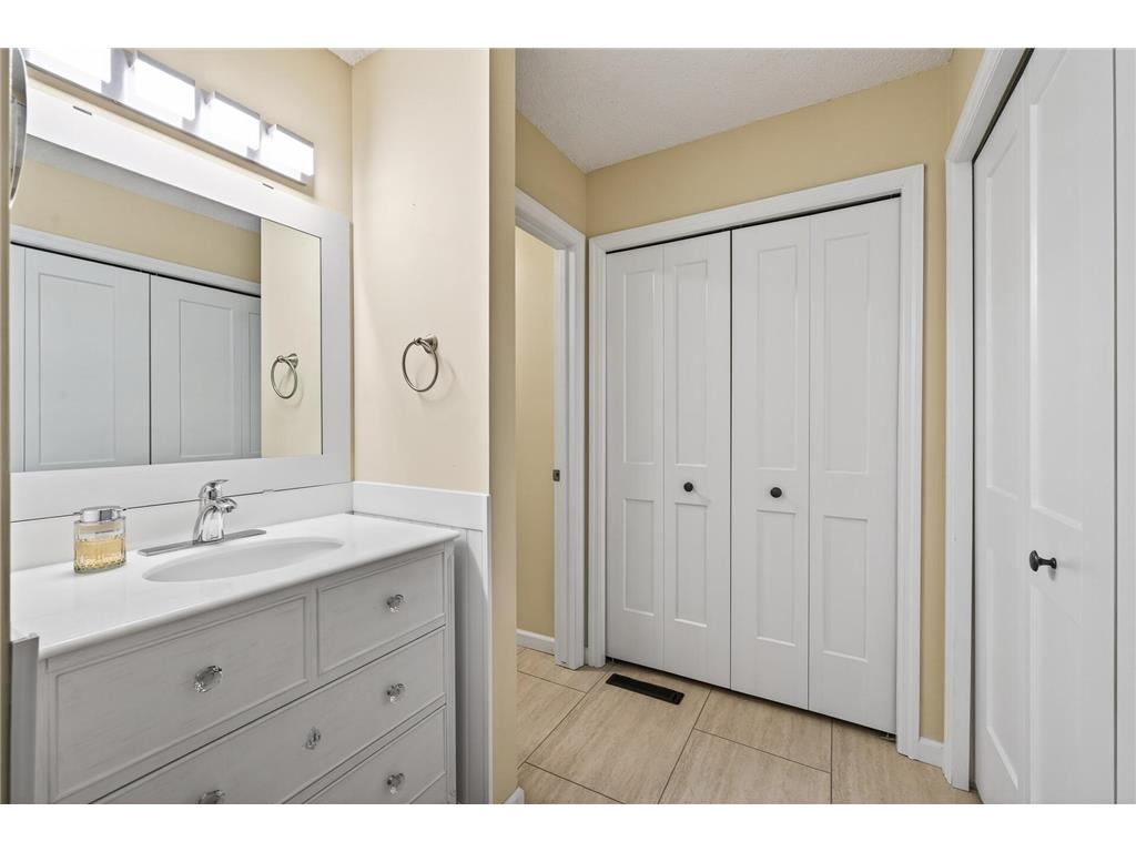 1846 Southpointe Terrace Eagan MN 55122 7059415 image18