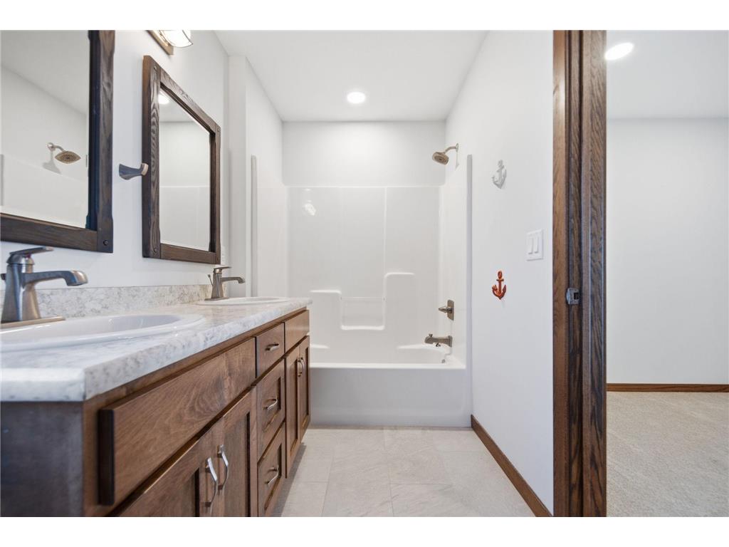 18465 N Lake Lane Pine City MN 55063 - Cross 7012472 image34
