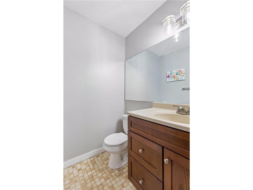 1848 Evergreen Draw Woodbury MN 55125 7103499 image12