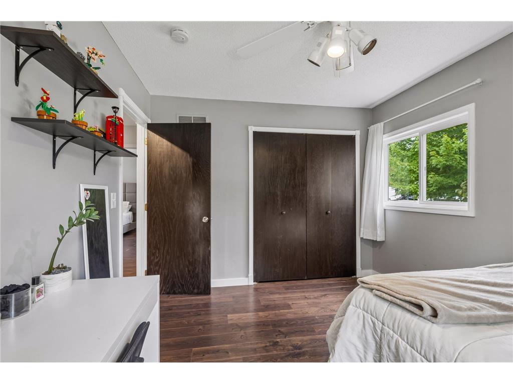 1848 Evergreen Draw Woodbury MN 55125 7103499 image14