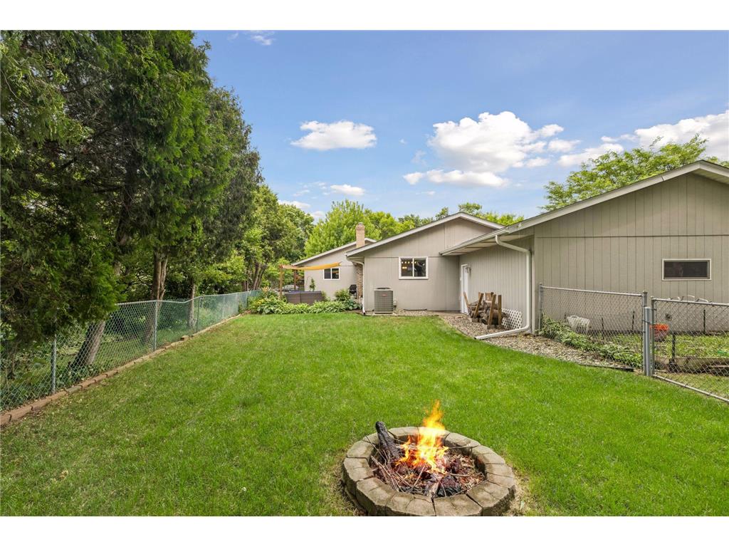 1848 Evergreen Draw Woodbury MN 55125 7103499 image29