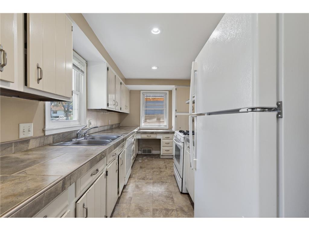 1848 Montana Avenue E Saint Paul MN 55119 7067773 image13