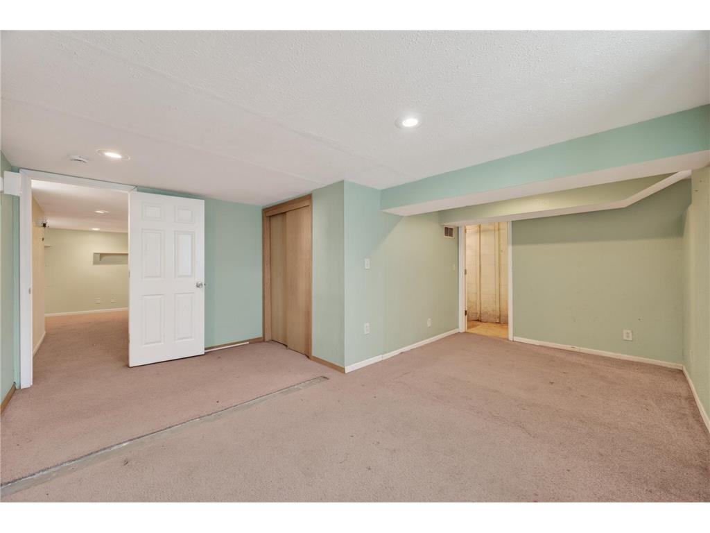 1848 Montana Avenue E Saint Paul MN 55119 7067773 image23