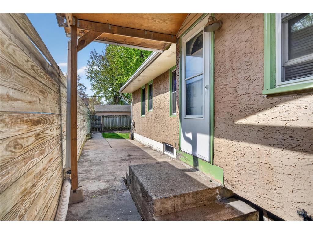 1848 Montana Avenue E Saint Paul MN 55119 7067773 image4
