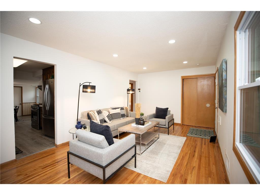 185 49th Avenue NE Fridley MN 55421 7066475 image2