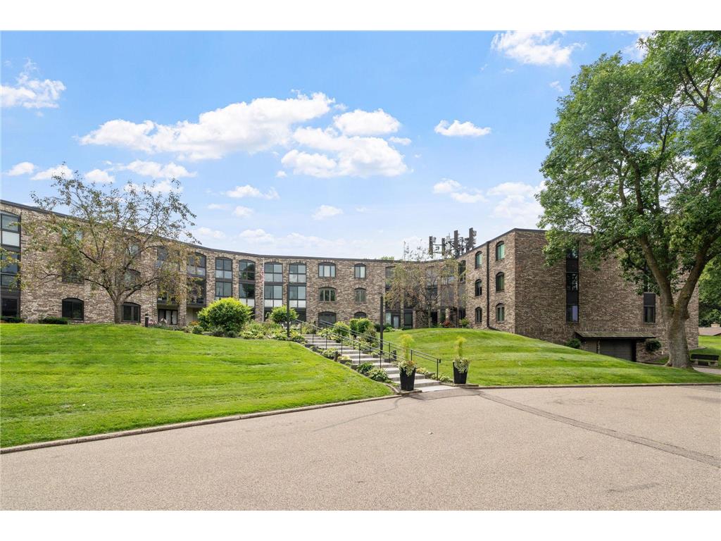 1850 Eagle Ridge Drive #E201 Mendota Heights MN 55118 6594735 image1