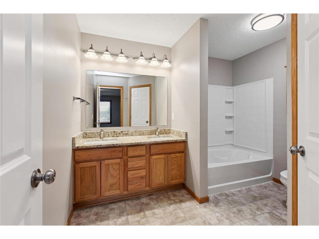 18502 97th Place N #2204 Maple Grove MN 55311 6804120 image18