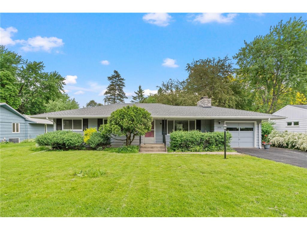 1851 Roselawn Avenue W Roseville MN 55113 6536879 image1