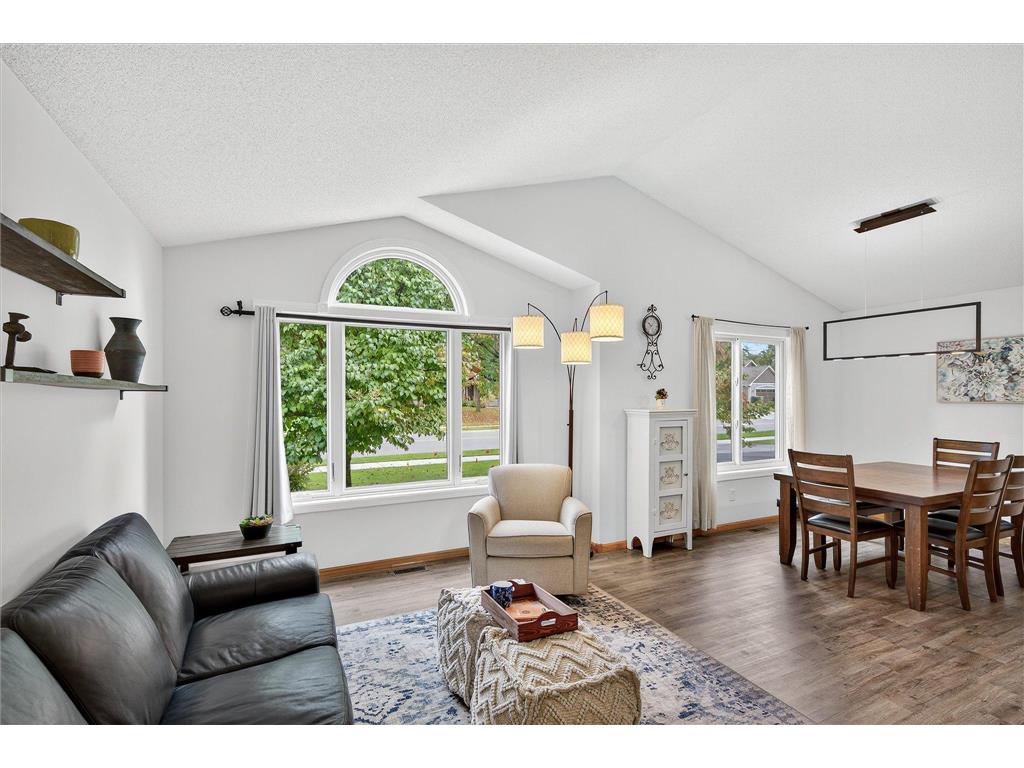 1852 129th Avenue NE Blaine MN 55449 6788880 image1