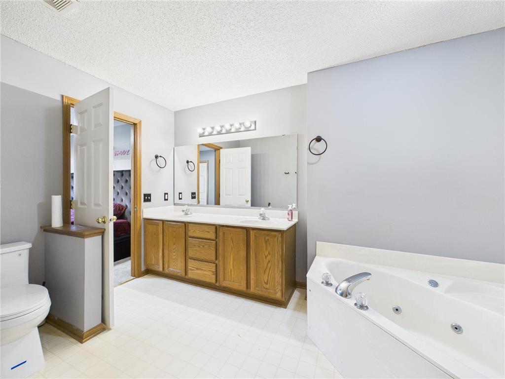 1853 Riverwood Drive #4 Burnsville MN 55337 7102440 image12