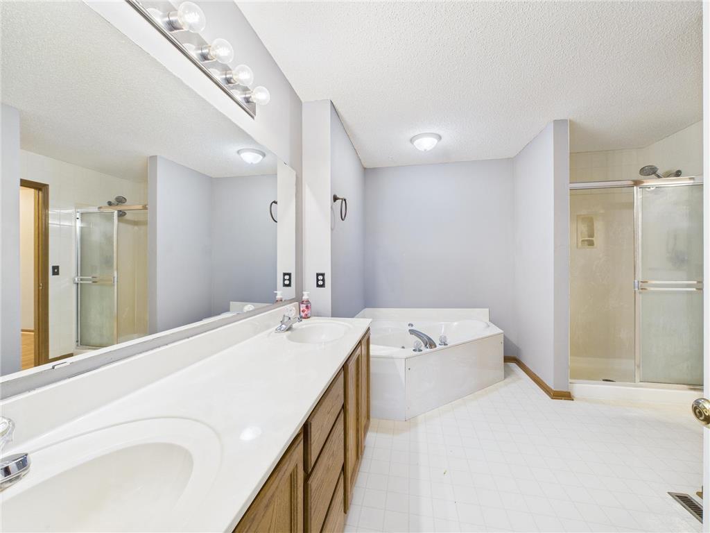 1853 Riverwood Drive #4 Burnsville MN 55337 7102440 image13