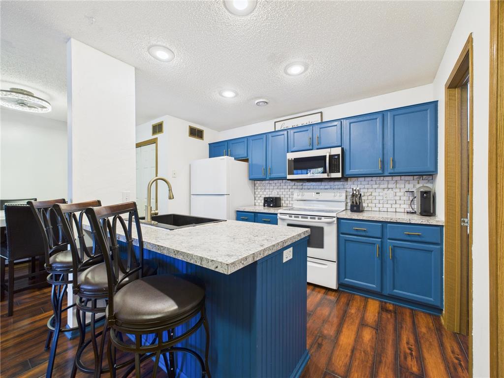 1853 Riverwood Drive #4 Burnsville MN 55337 7102440 image7