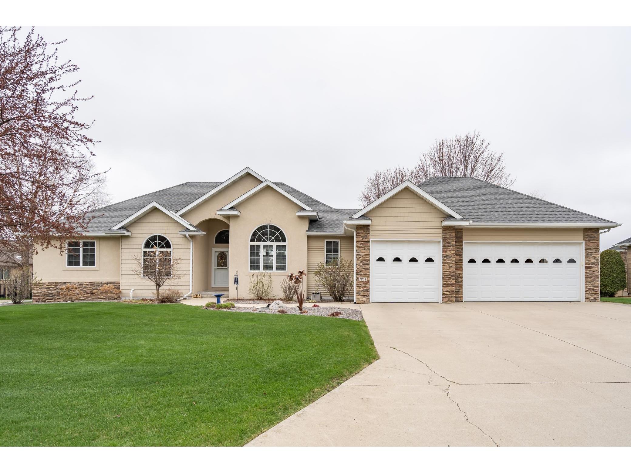 1854 Creekside Drive NE, Owatonna, MN 55060 MLS 5741026 Edina Realty