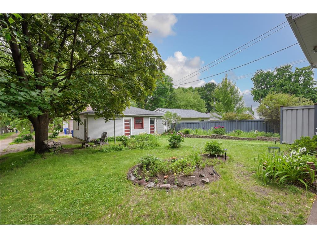 1854 Laurel Avenue Saint Paul MN 55104 7077424 image12