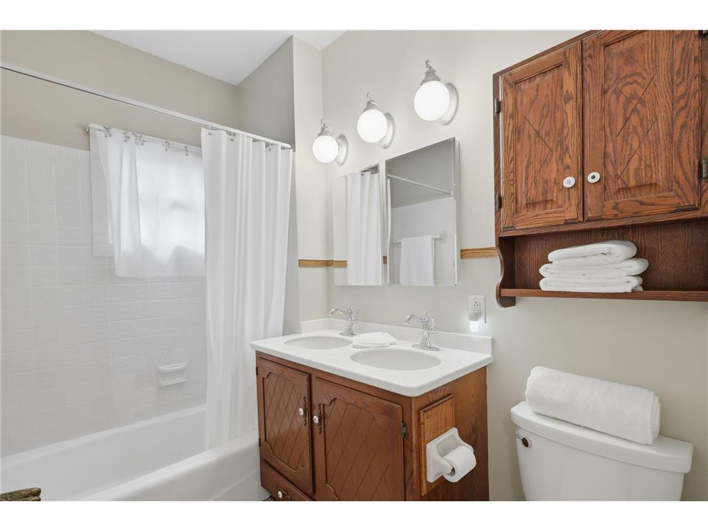 1854 Laurel Avenue Saint Paul MN 55104 7077424 image35