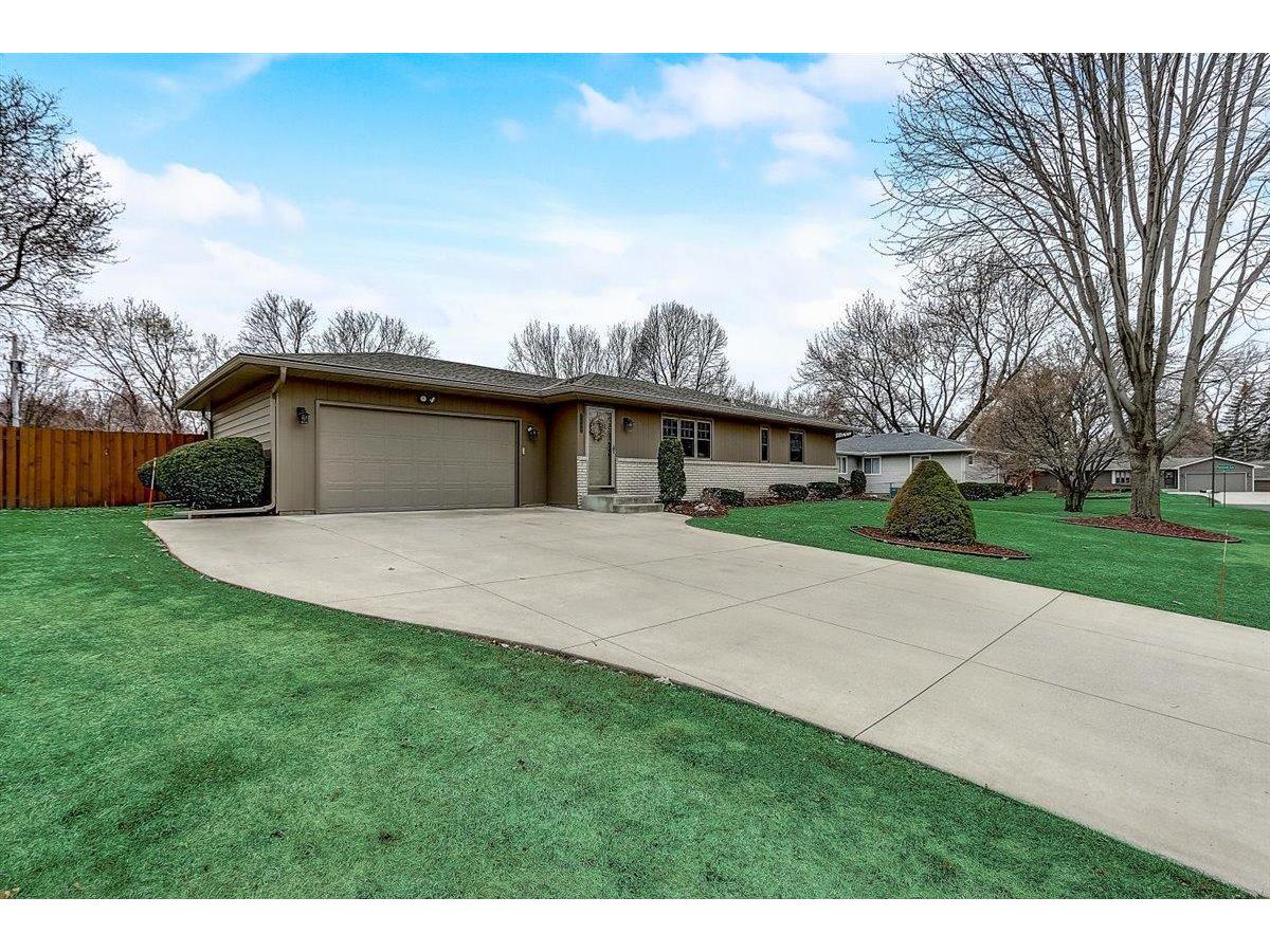 1856 Taconite Trail, Eagan, MN 55122 MLS 5735951 Edina Realty