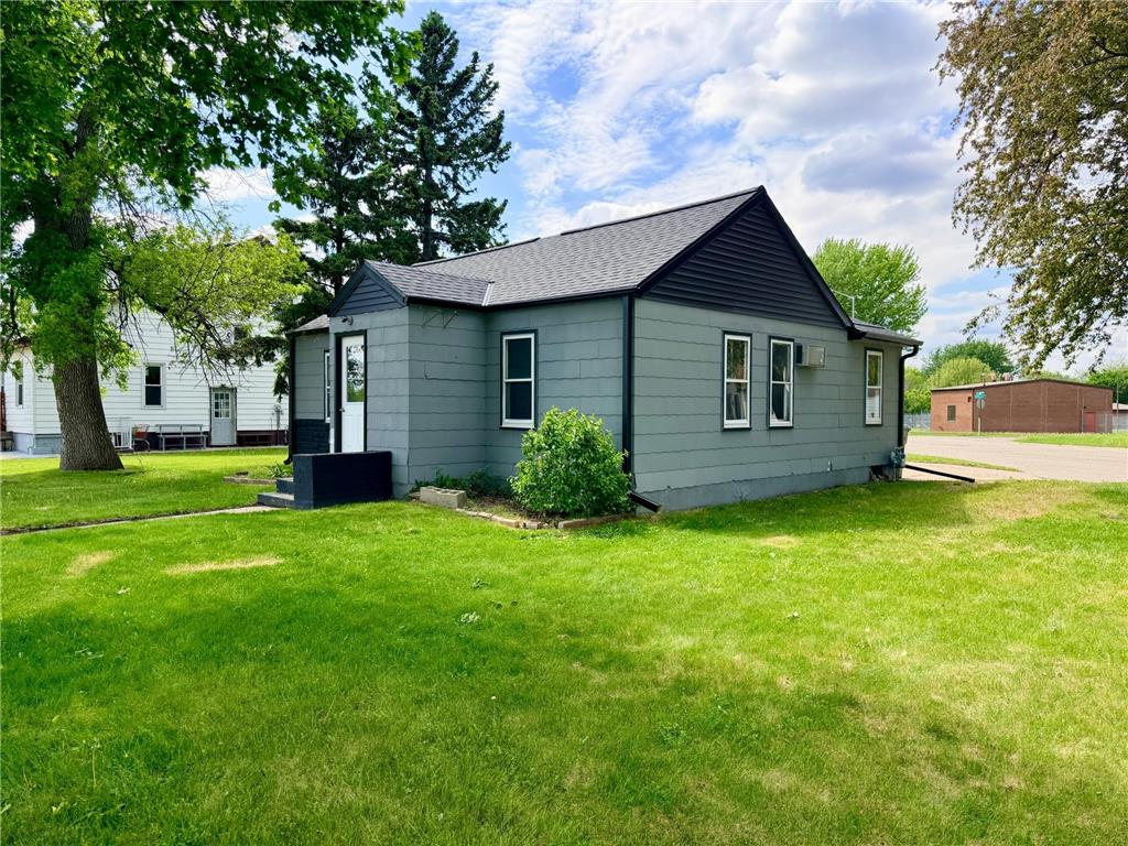 1857 1st Avenue Worthington MN 56187 7077984 image2
