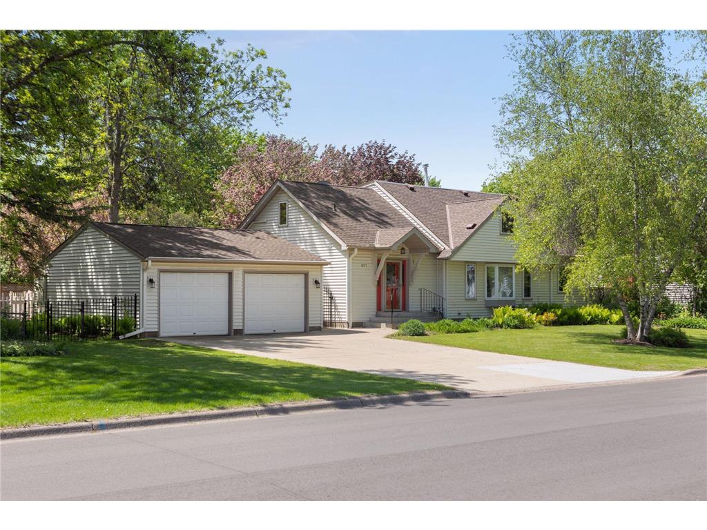 1857 Cedar Drive, New Brighton, MN 55112 MLS 6204624 Edina Realty