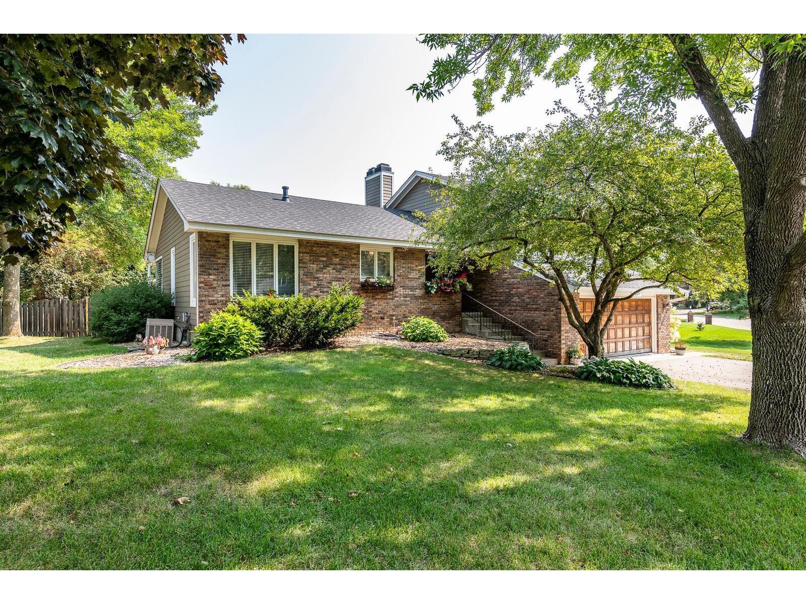 1857 Rolling Green Curve, Mendota Heights, MN, 55118 MLS 6118357