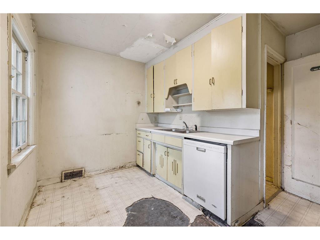 1858 Bayard Avenue Saint Paul MN 55116 7073756 image7